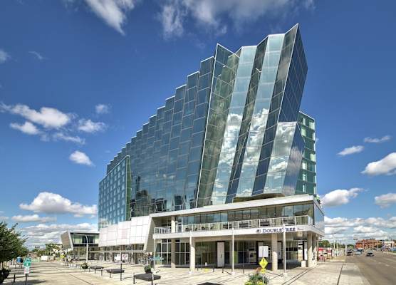 DoubleTree by Hilton Edmonton Downtown 1