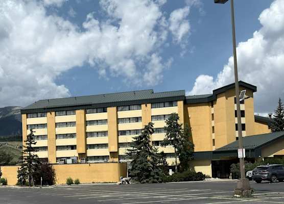 Mountain Valley Inn & Suites 1