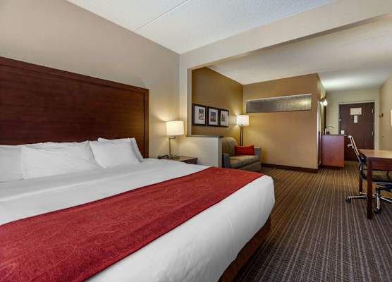 Comfort Suites Green Bay West 1
