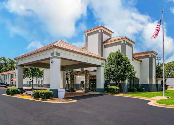 Clarion Pointe South Boston - Danville East 1