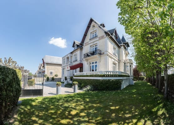 Villa 81 1