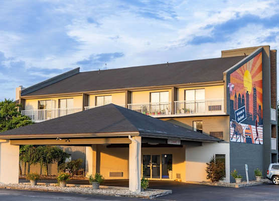 Days Inn by Wyndham Cincinnati East 1
