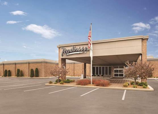 Radisson Hotel and Conference Center Fond du Lac 1