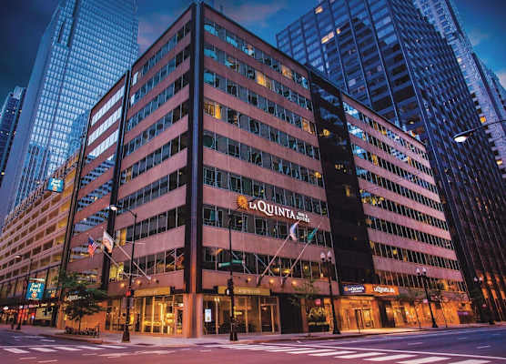La Quinta Inn & Suites by Wyndham Chicago Downtown 1
