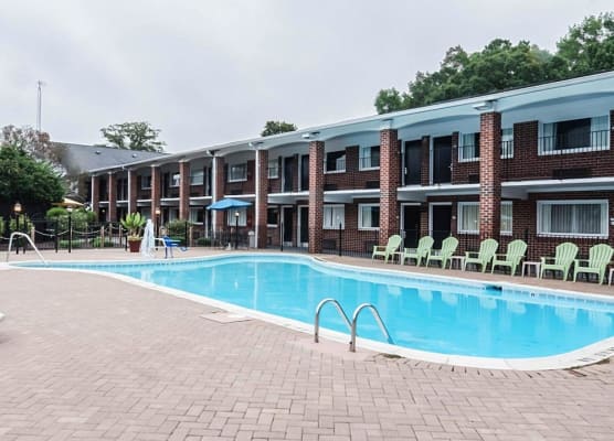 Rodeway Inn & Suites Williamsburg Central 1