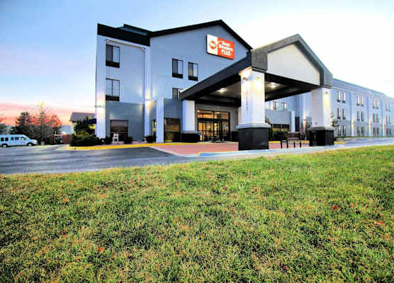 Best Western Plus Kansas City Airport - KCI East 1
