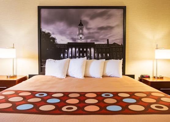 Super 8 by Wyndham State College 1