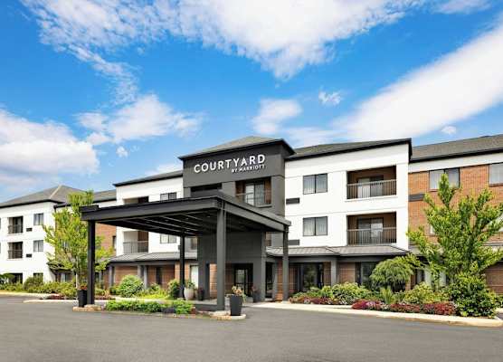 Courtyard by Marriott Concord 1