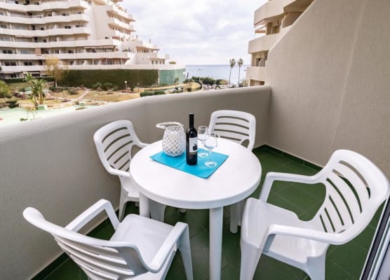Benal Beach 121 - Modern First Line Beach 2BR Apartment in Benal Beach Resort. 1