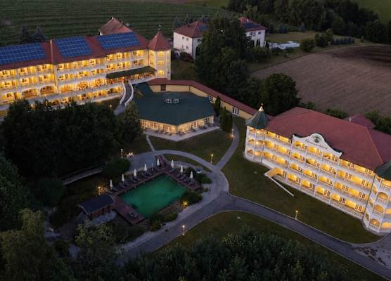 Wellnesshotel Parkschlössl zu Thyrnau Ihr adults only SPA Resort 1