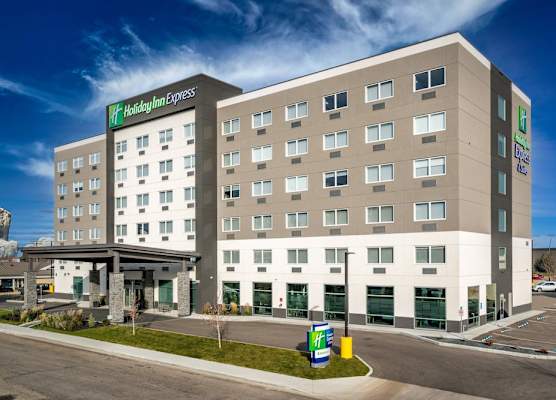 Holiday Inn Express & Suites BRANDON by IHG 1