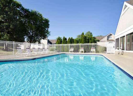 MainStay Suites St Louis - Galleria 1