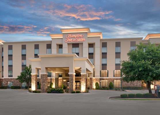Hampton Inn & Suites Ft. Worth-Burleson 1