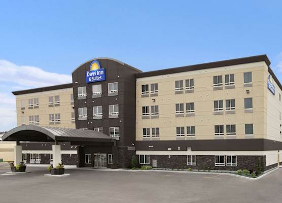 Days Inn & Suites by Wyndham Winnipeg Airport Manitoba 1
