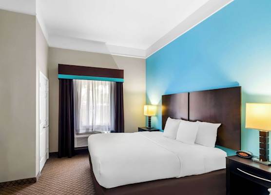 Comfort Suites at Katy Mills 1
