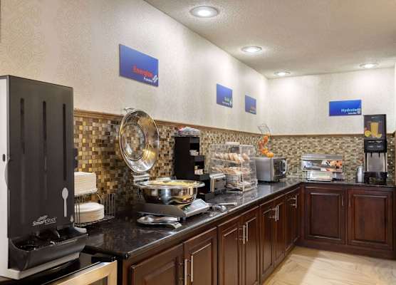 Days Inn by Wyndham Columbia Kentucky 1