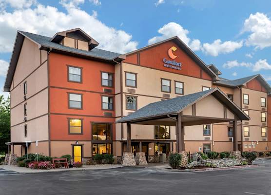 Comfort Inn & Suites Branson Meadows 1