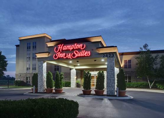 Hampton Inn & Suites Chicago/Aurora 1