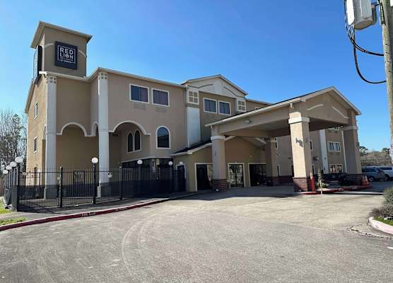 Red Lion Inn & Suites IAH Airport East 1