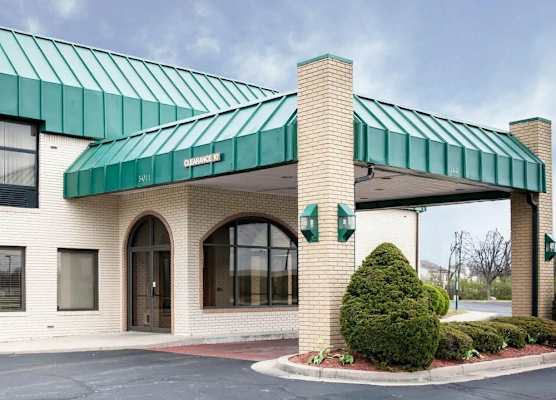 Lafayette Inn & Suites 1