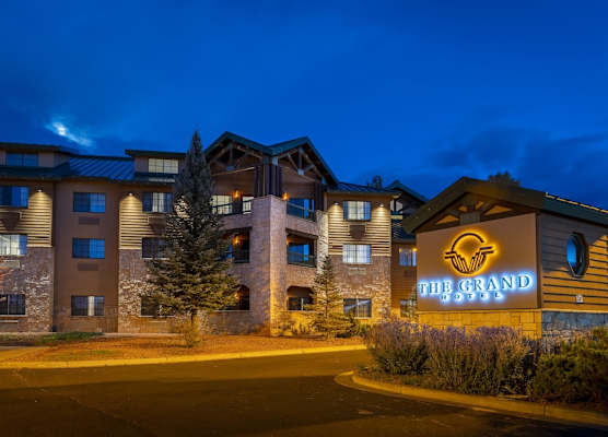 The Grand Hotel at the Grand Canyon 1