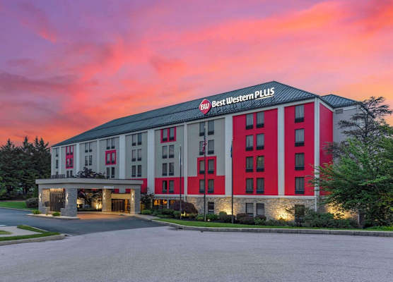 Best Western Plus Heritage Rail-South York/I-83 1