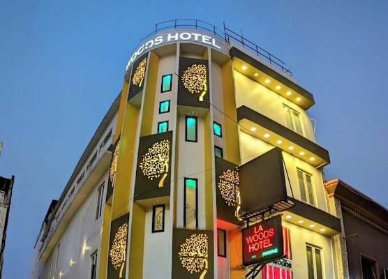 La Woods Hotel 1