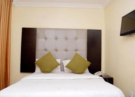 West 11 Luxury 1