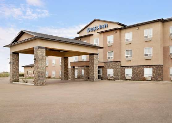Days Inn by Wyndham Innisfail 1