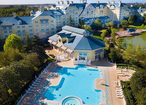 Disney Newport Bay Club + Tickets 1
