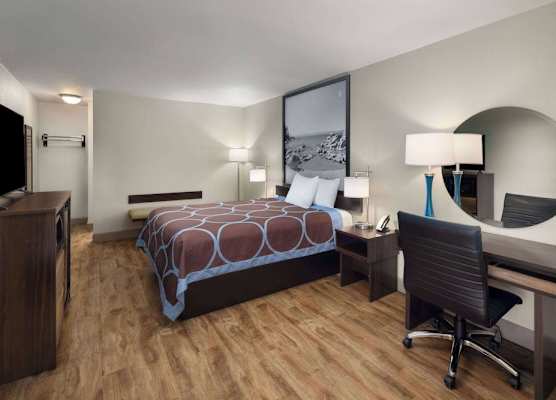 Super 8 by Wyndham Fallon 1