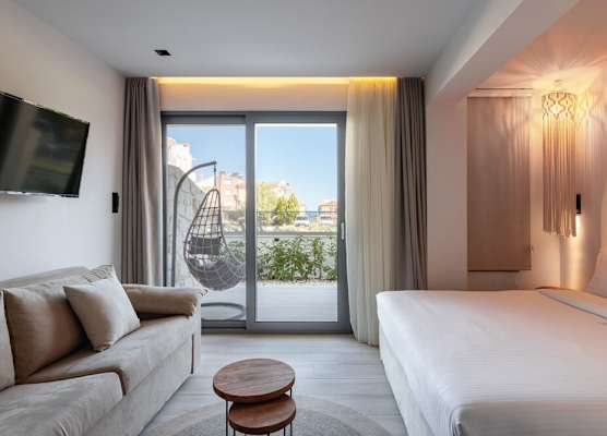 Amalthia Luxury Suites 1