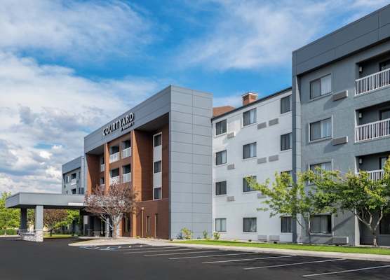 Courtyard by Marriott Reno 1