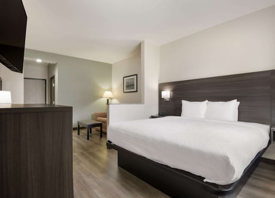 Quality Suites Tulsa I-44 1