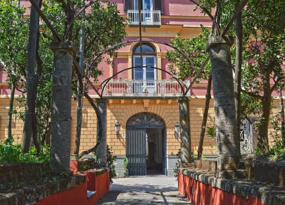 The Secret Garden Relais 1