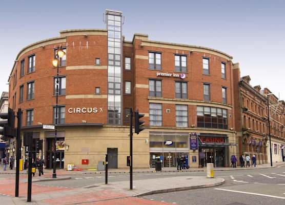 Premier Inn Manchester Portland St 1
