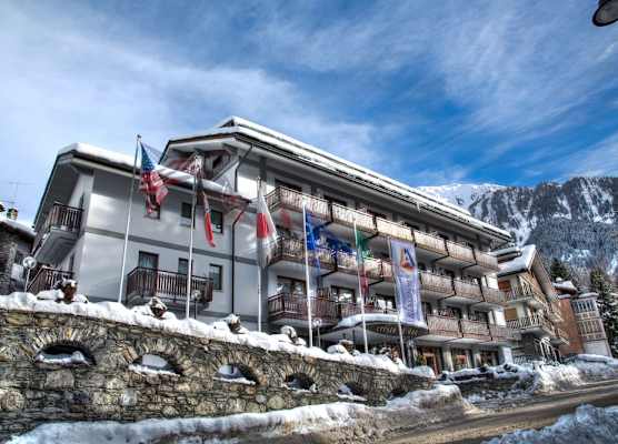 Cresta Et Duc Hotel 1