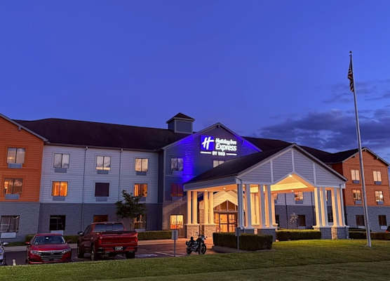 Holiday Inn Express & Suites Morehead by IHG 1