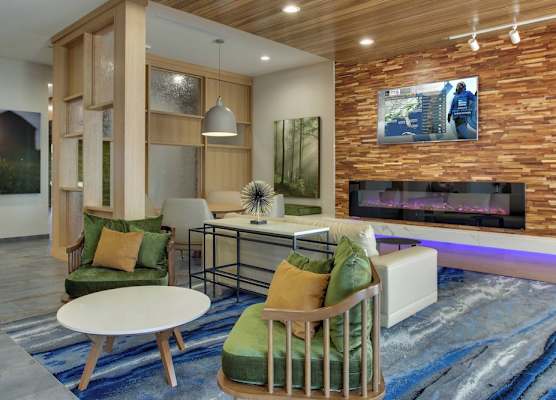Fairfield Inn and Suites by Marriott Houston Brookhollow 1