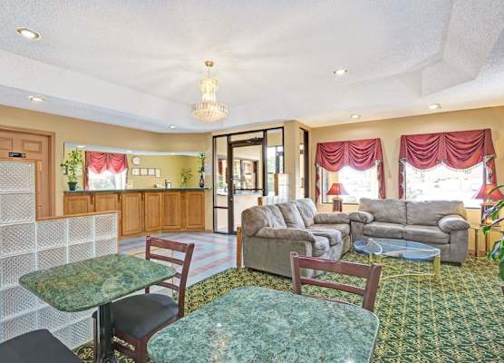 Travelodge by Wyndham Forest Park Atlanta South 1
