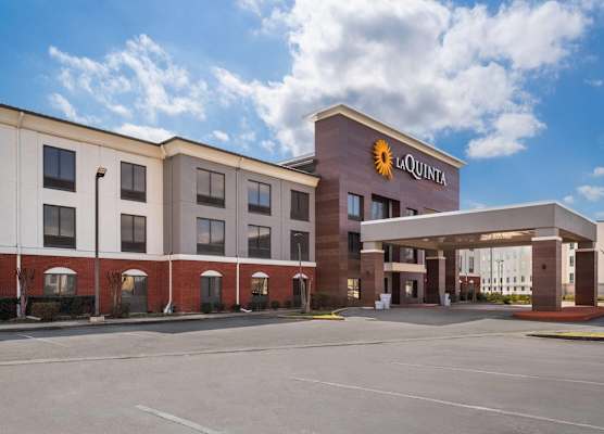 La Quinta Inn & Suites by Wyndham Bessemer 1