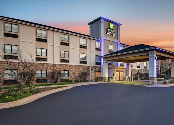 Holiday Inn Express MARSHALL by IHG 1