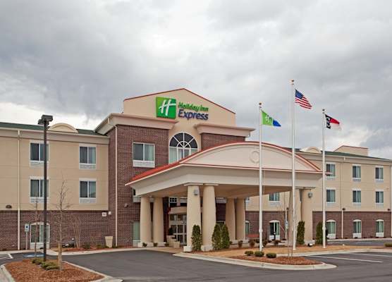 Holiday Inn Express PEMBROKE by IHG 1