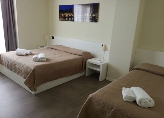 Garda Rooms 1