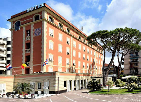 Hotel Sud Est by Fam Rossetti 1