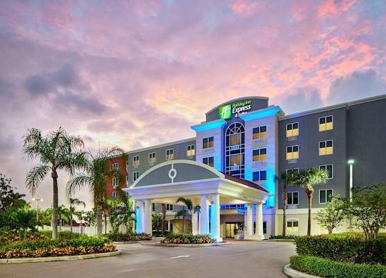 Holiday Inn Express & Suites PORT ST. LUCIE WEST by IHG 1
