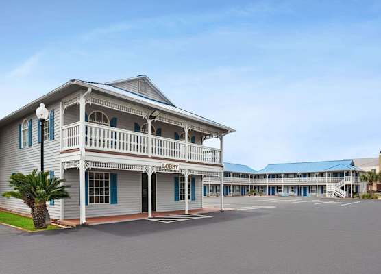 Super 8 by Wyndham Foley 1
