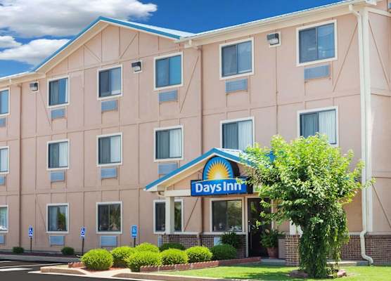 Days Inn by Wyndham Dyersburg 1