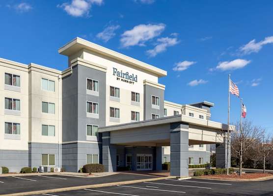 Fairfield Inn & Suites by Marriott Smithfield 1