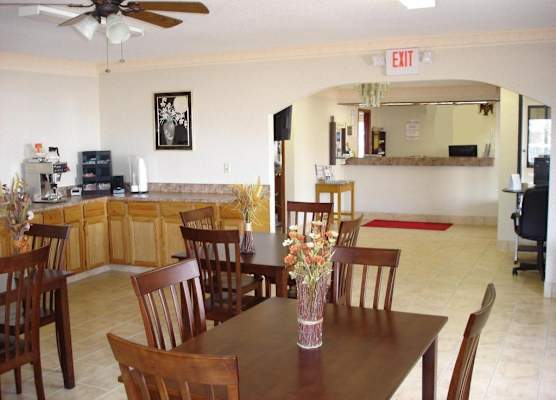 Americas Best Value Inn & Suites Macon at Eisenhow 1